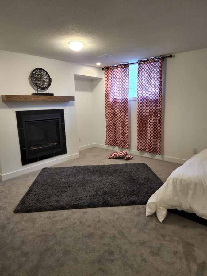 Place You Can Call Home !!! Near Ottawa Airport Luaran gambar